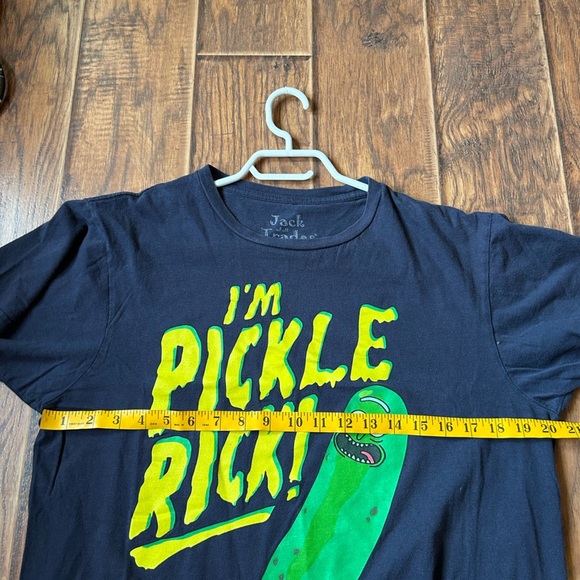 Jack of All Trades Pickle Rick T-Shirt - Picture 4 of 4